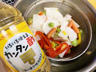 カンタン酢でピクルス.jpeg